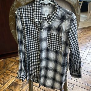 Gap boys Button Down Collared cotton Shirt